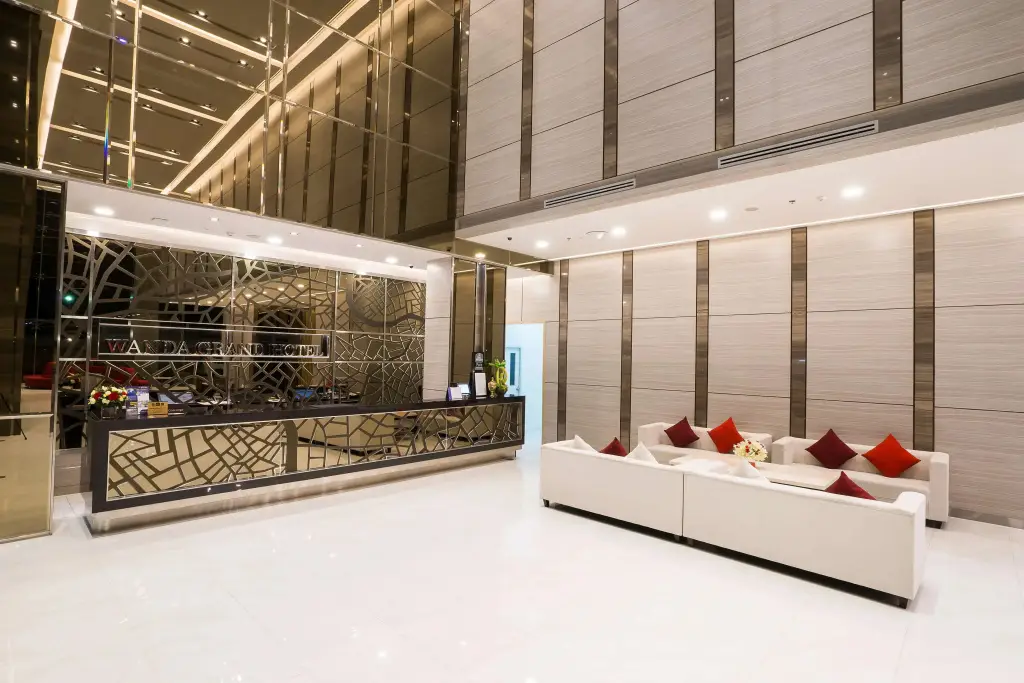 Паккрет: Best Western Plus Wanda Grand Hotel