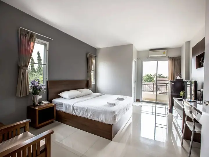 Чонбури: Central Place Serviced Apartment