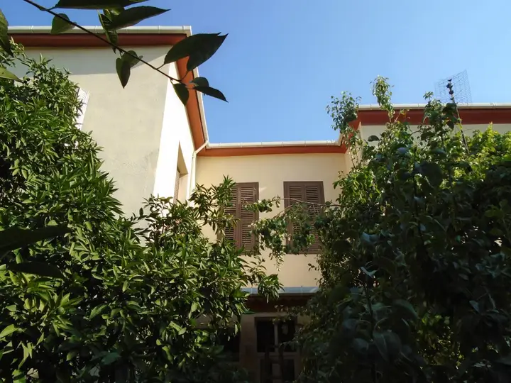 Измир: Lotus Garden Hostel
