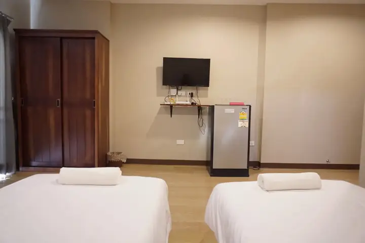 Транг: Chompu Nakarin Apartment
