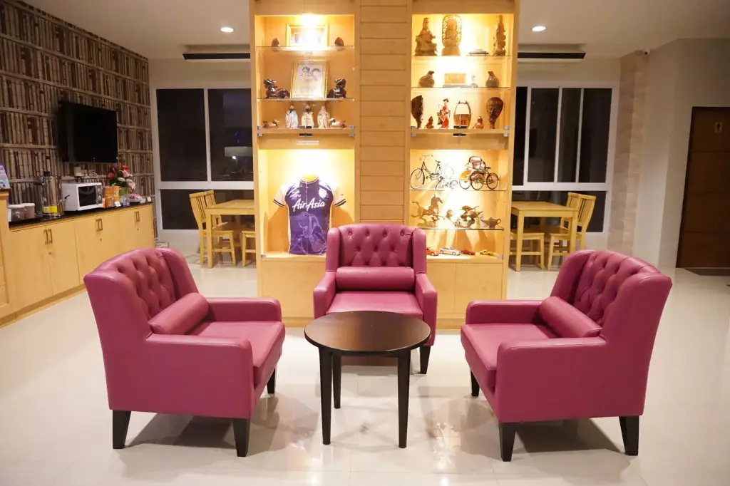 Транг: Chompu Nakarin Apartment