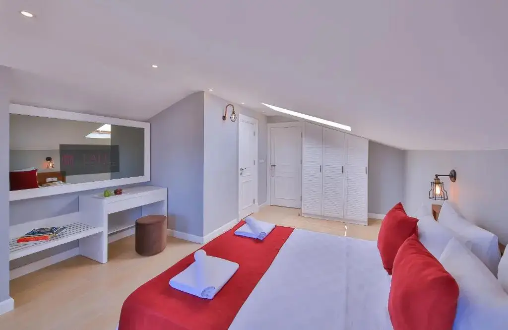 Каш: Lale Hotel