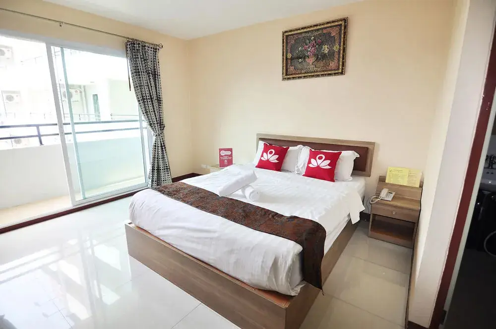 Бангкок: ZEN Rooms Aryan Suites