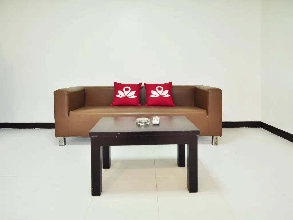 Бангкок: ZEN Rooms Aryan Suites