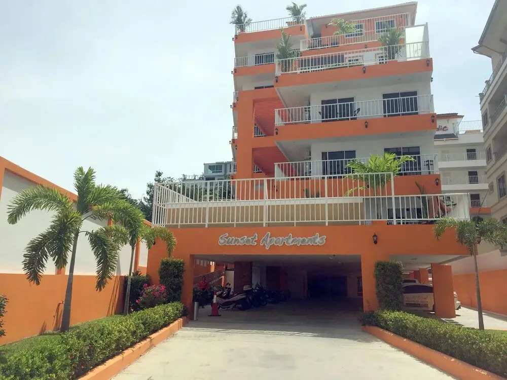 Паттайя: Sunset Apartments