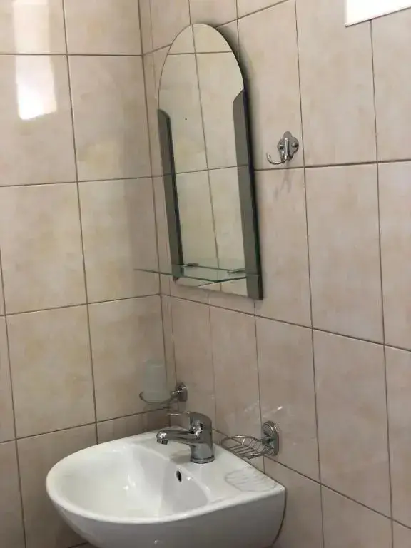 Алахадзи: Guest House Diana