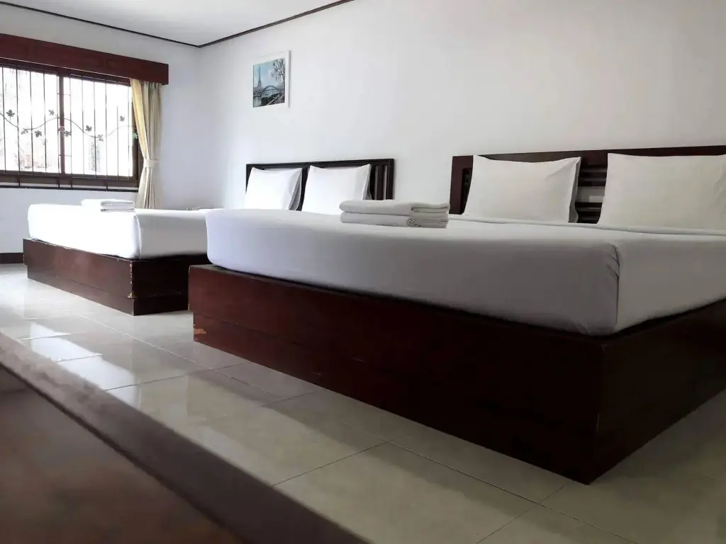Кхлонг-Янг: Fahproundfon Hotel