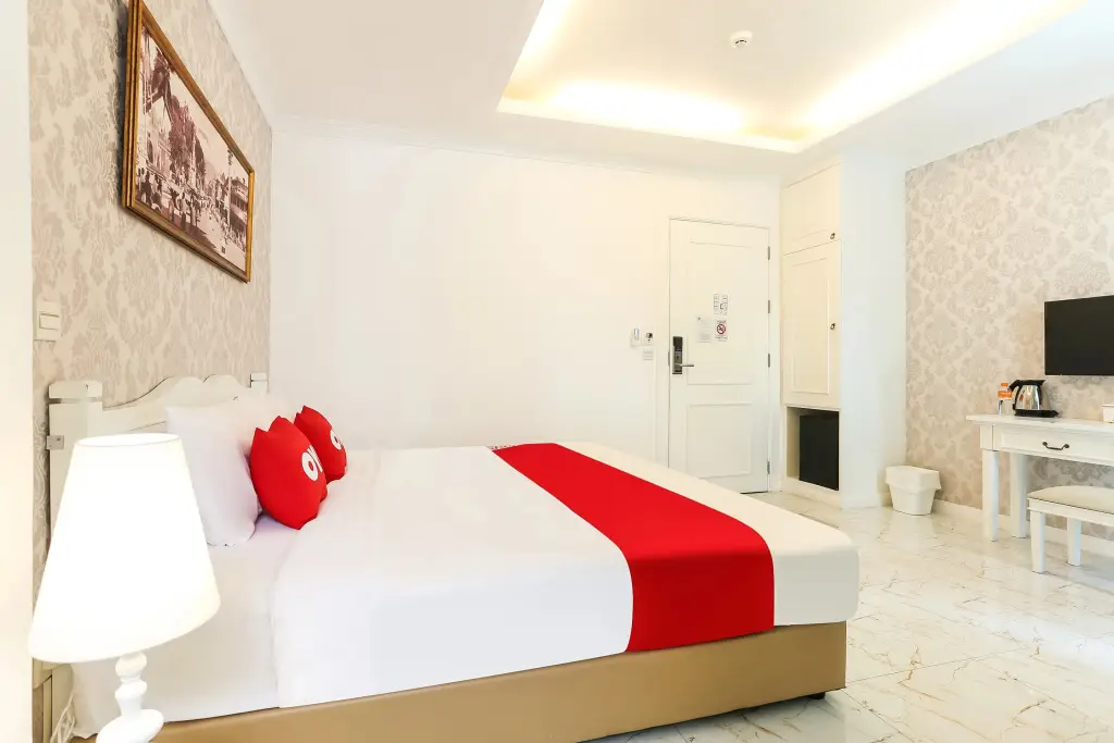 Чиангмай: B2 Riverside Colonial Hotel