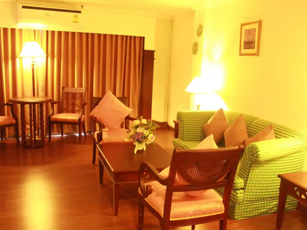 Пхитсанулок: Mayflower Grande Hotel Phitsanulok