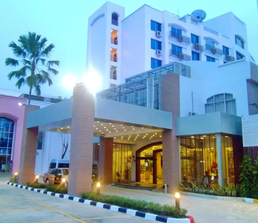 Mayflower Grande Hotel Phitsanulok — фото 1