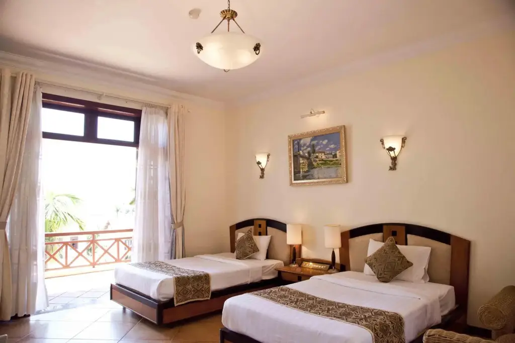 Халонг: Tuan Chau Resort Ha Long