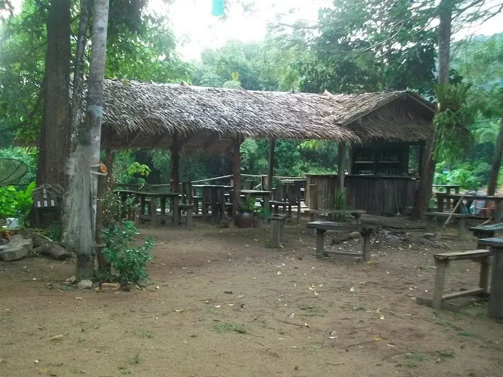 Фаном: Bamboo House