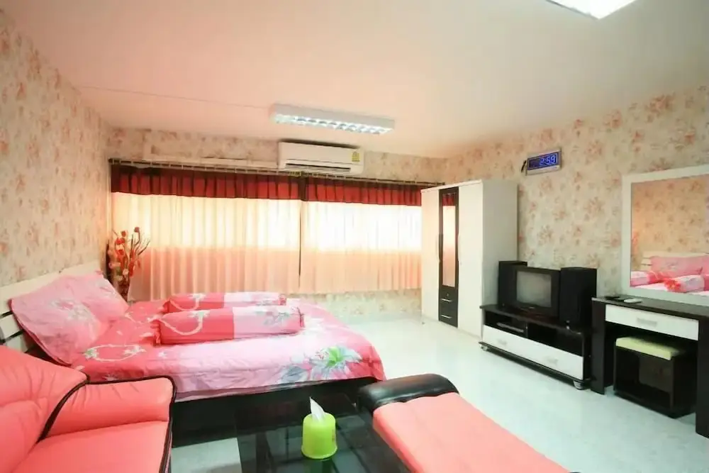 Паккрет: Deluxe at Popular Condo