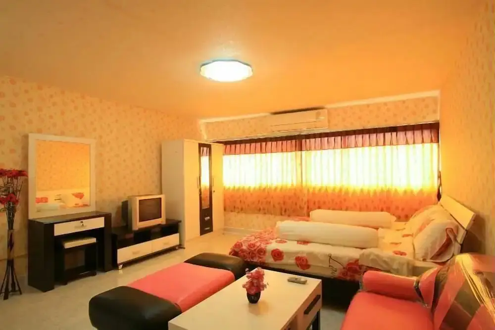 Паккрет: Deluxe at Popular Condo