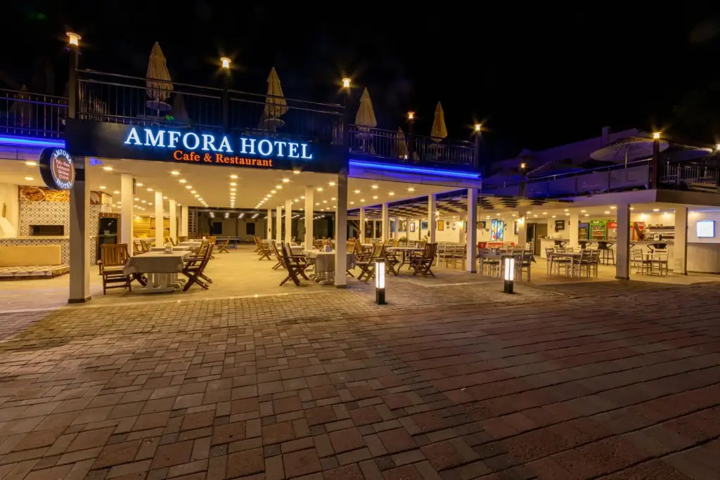 Amfora Hotel — фото 1