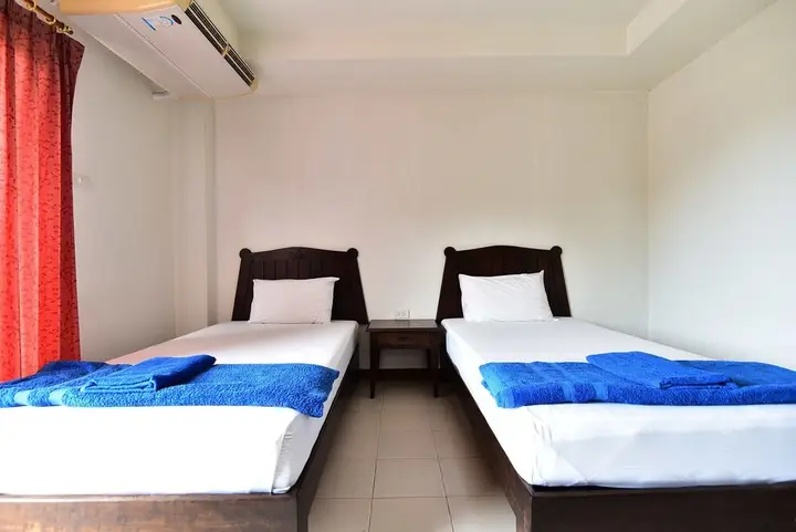 Краби: J 2 Mansion
