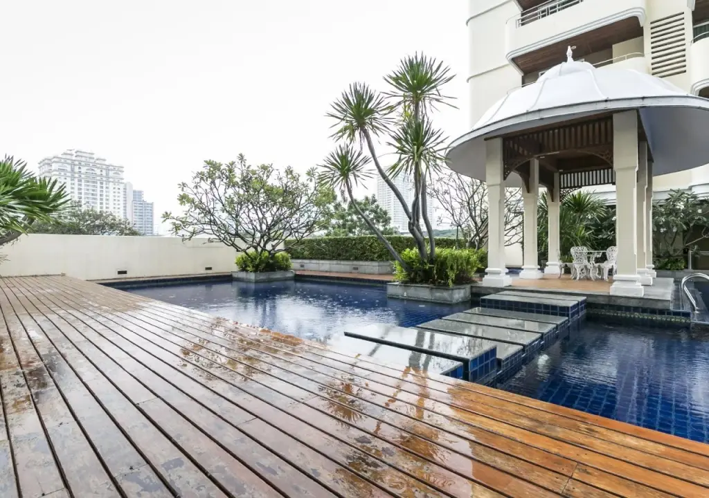 Piyathip Place Serviced Apartment — фото 1