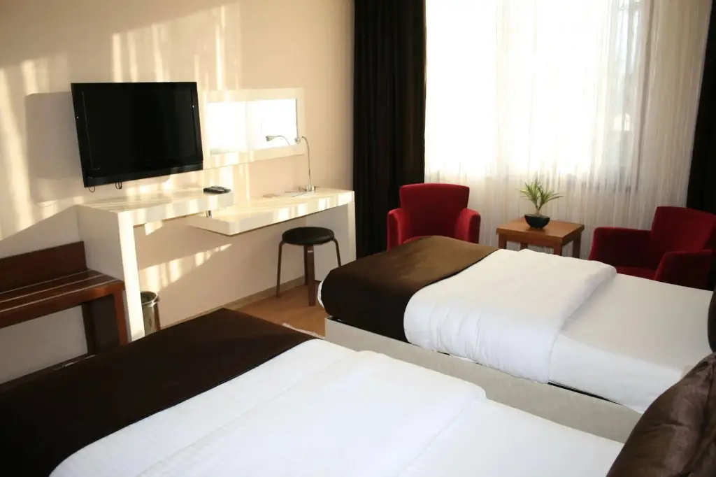 Дюздже: Gosterisli Otel