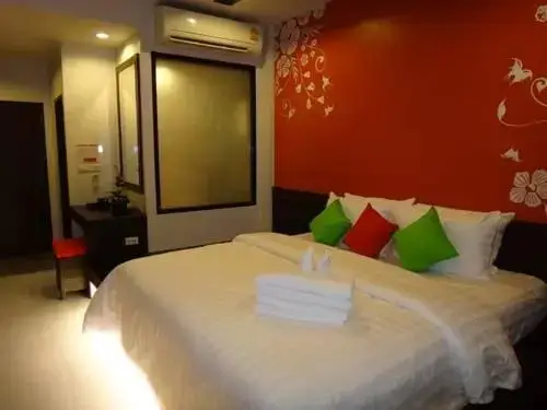 Ко-Пханган: V2 Seagate Hip Hotel