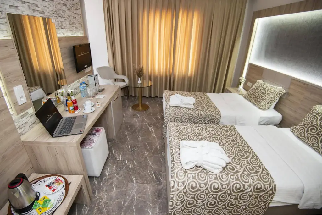 Афьон-Карахисар: Cakmak Marble Hotel