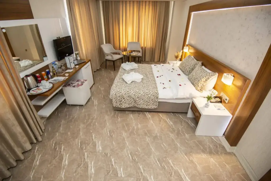 Афьон-Карахисар: Cakmak Marble Hotel