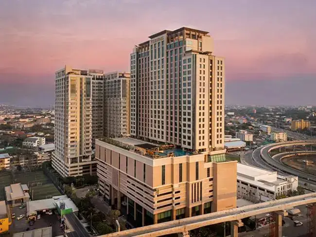 Бангкок: Отель The Grand Fourwings Convention Hotel