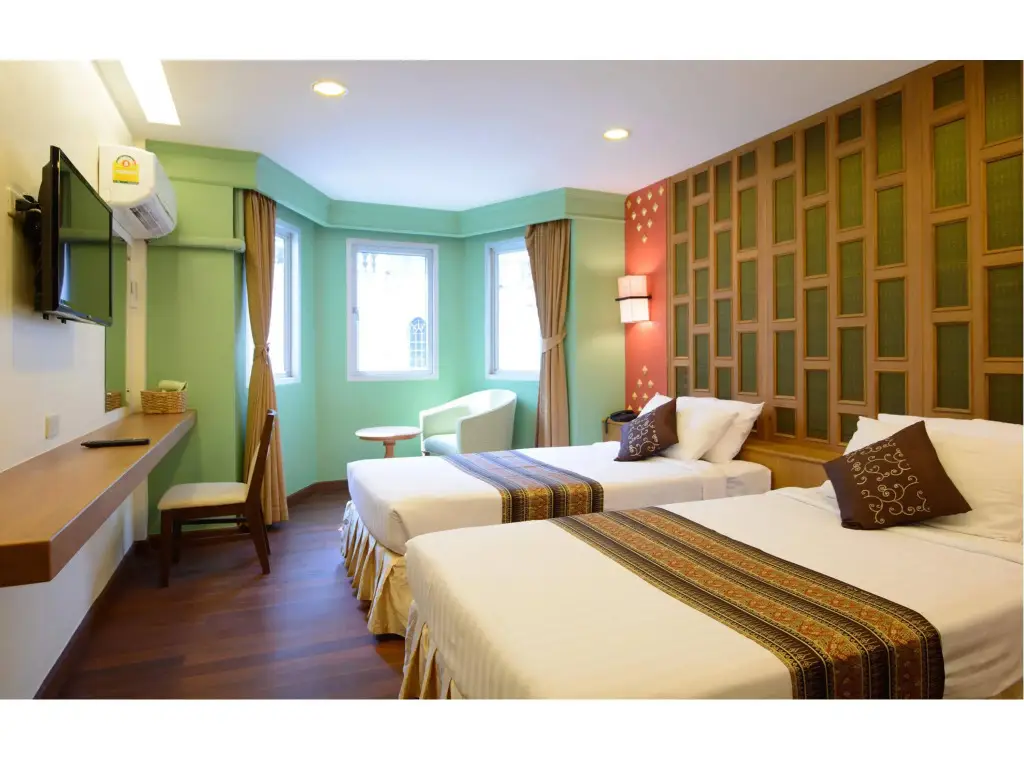 Бангкок: Golden House BTS Chidlom Bangkok