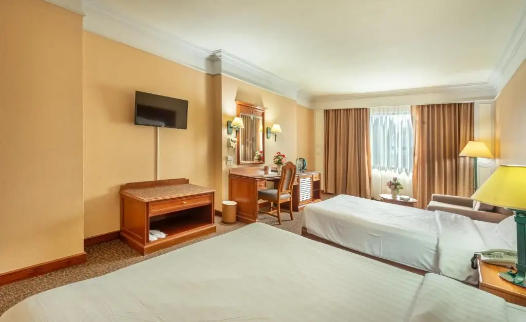 Бангкок: Royal Benja Hotel - Big Rooms, Family Friendly