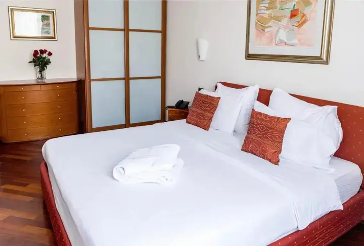 Уральск: Pushkin Hotel