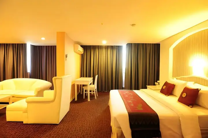Бангкок: Aunchaleena Grand Hotel Wing B