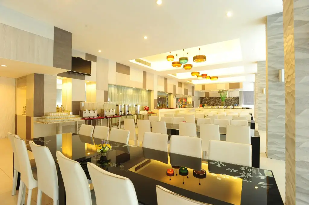 Бангкок: Aunchaleena Grand Hotel Wing B