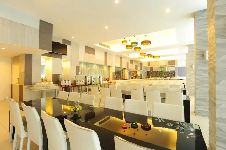 Бангкок: Aunchaleena Grand Hotel Wing B