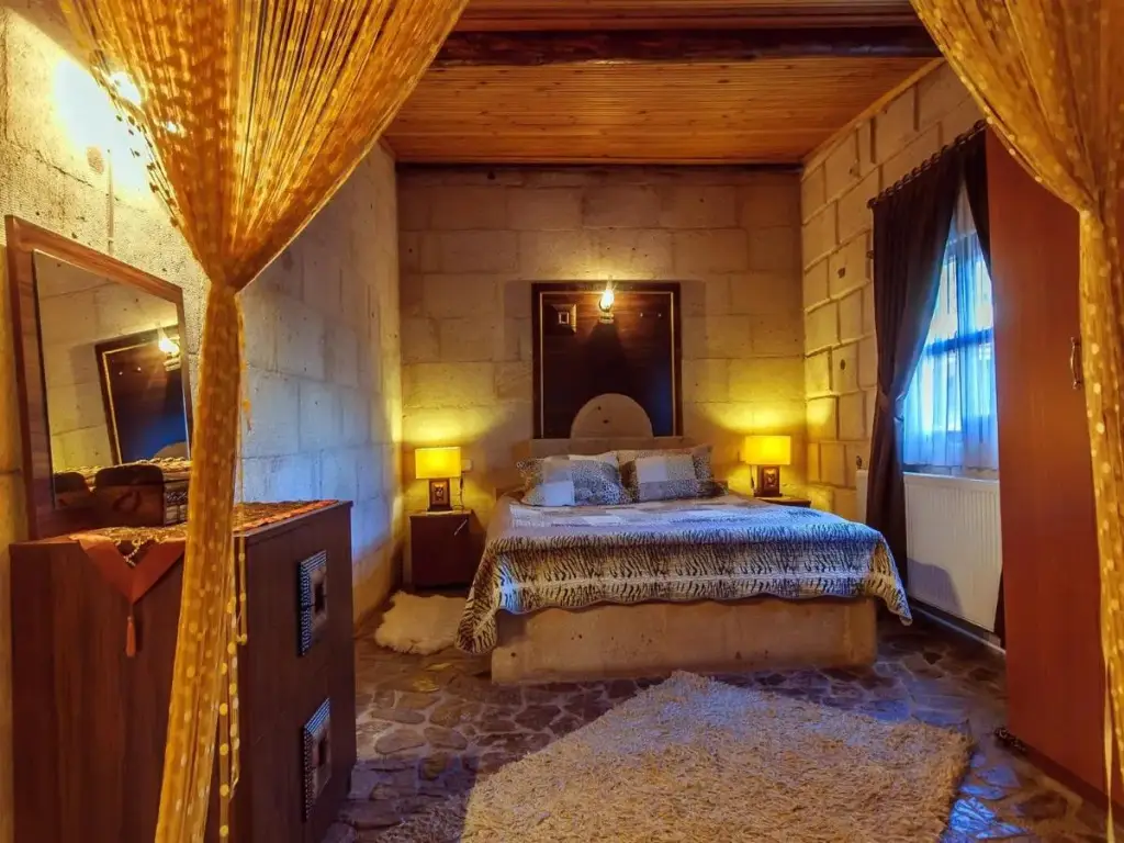 Аванос: Adanos Konuk Evi