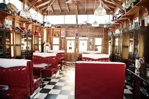 Кумлуджа: Fifties Corner