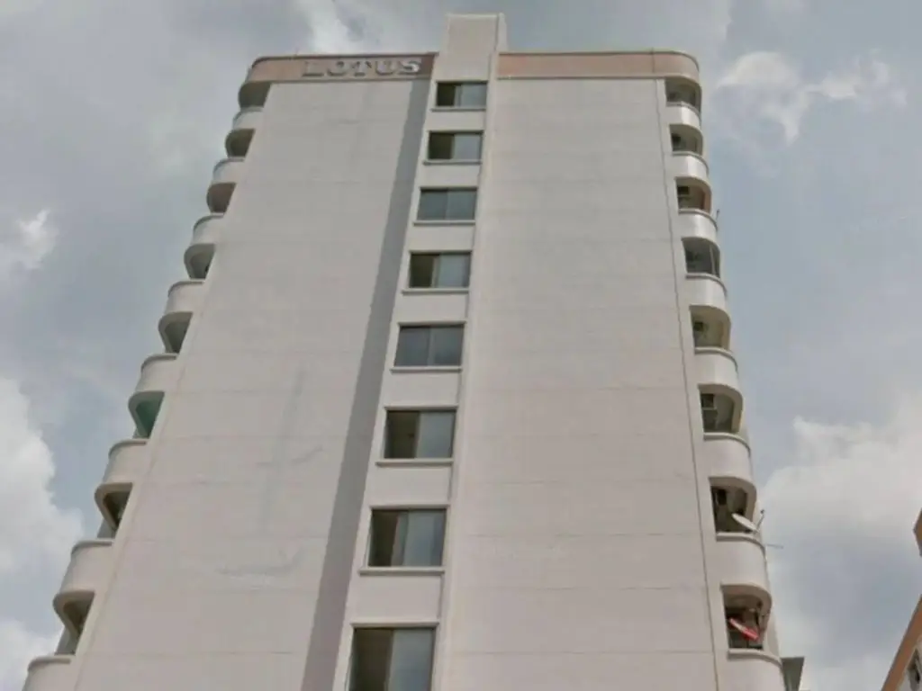 Паккрет: Lotus Condo Downtown