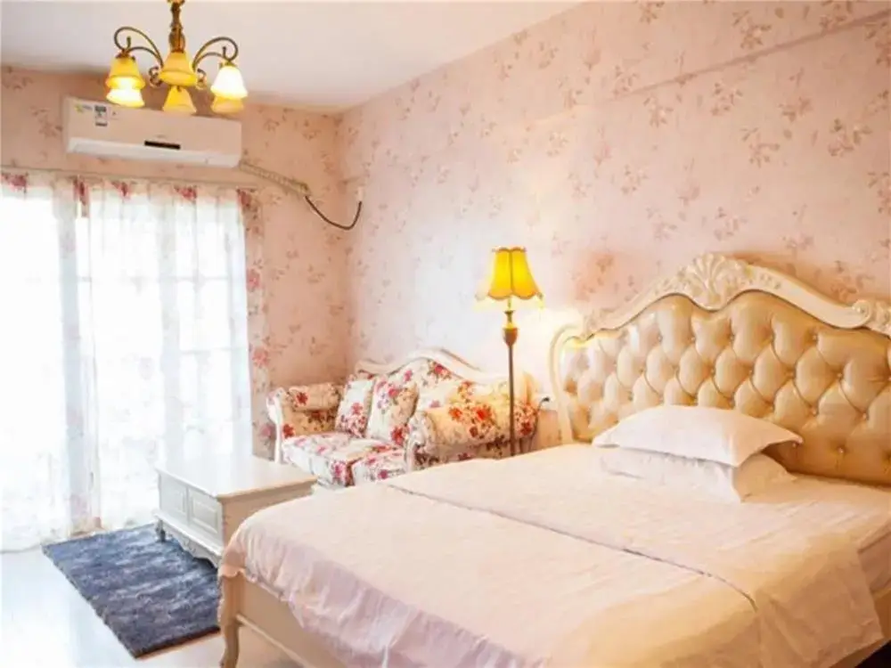 Чунцин: Chongqing Langqingju Apartment