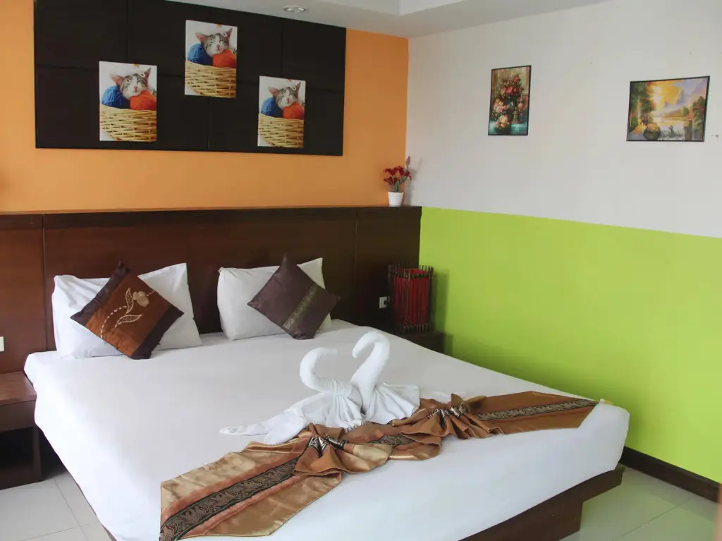 Пхукет: Enjoy Hotel