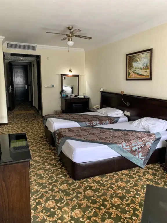 Эдремит: Omur Hotel