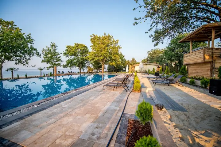 Чешмели: Seker Kamp Apart Otel