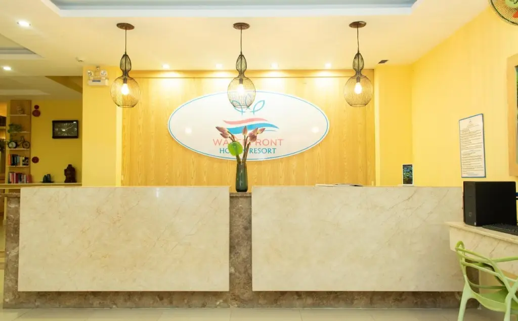 Хойан: Triple Riverside Villa Hoian