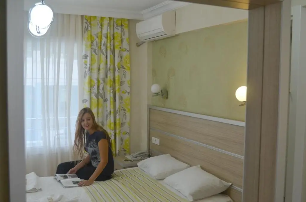 Айвалык: Mostar Otel
