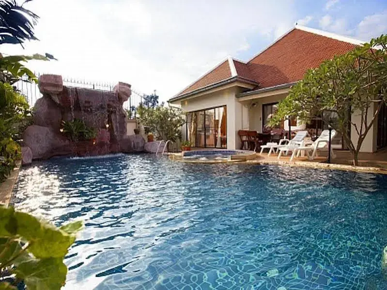 Сирача: Namtok Villa