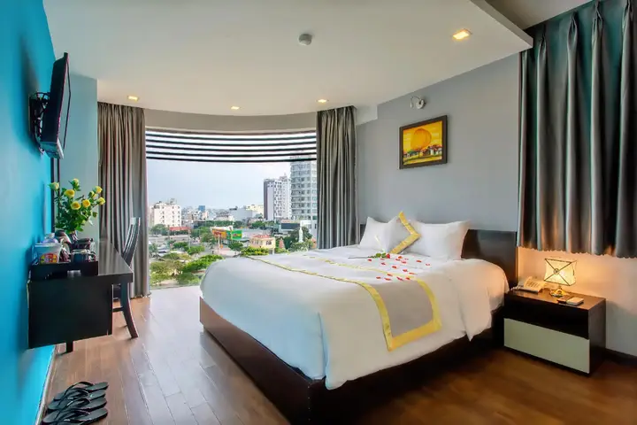 Дананг: Отель Waikiki Beach Hotel Da Nang instead of Connect
