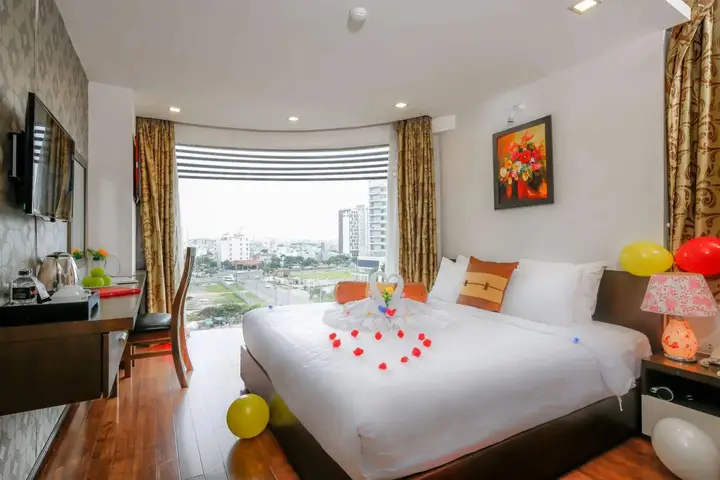Дананг: Отель Waikiki Beach Hotel Da Nang instead of Connect
