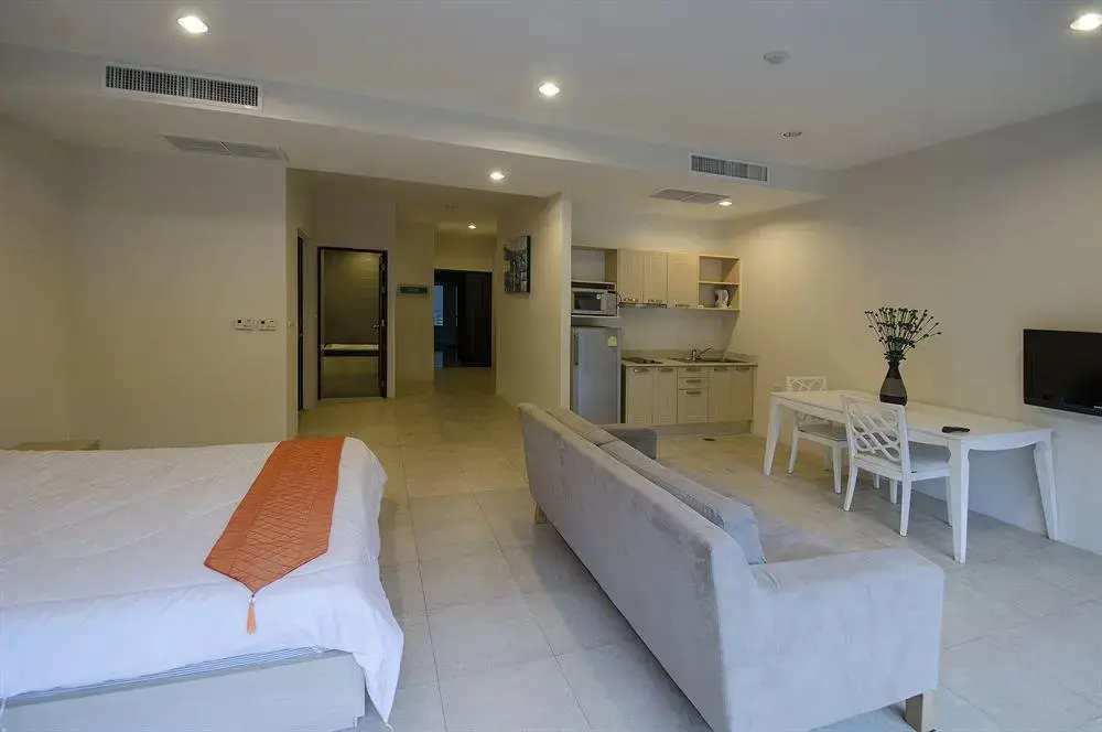 Муанг: Seaview modern Apartment at Karon Hill