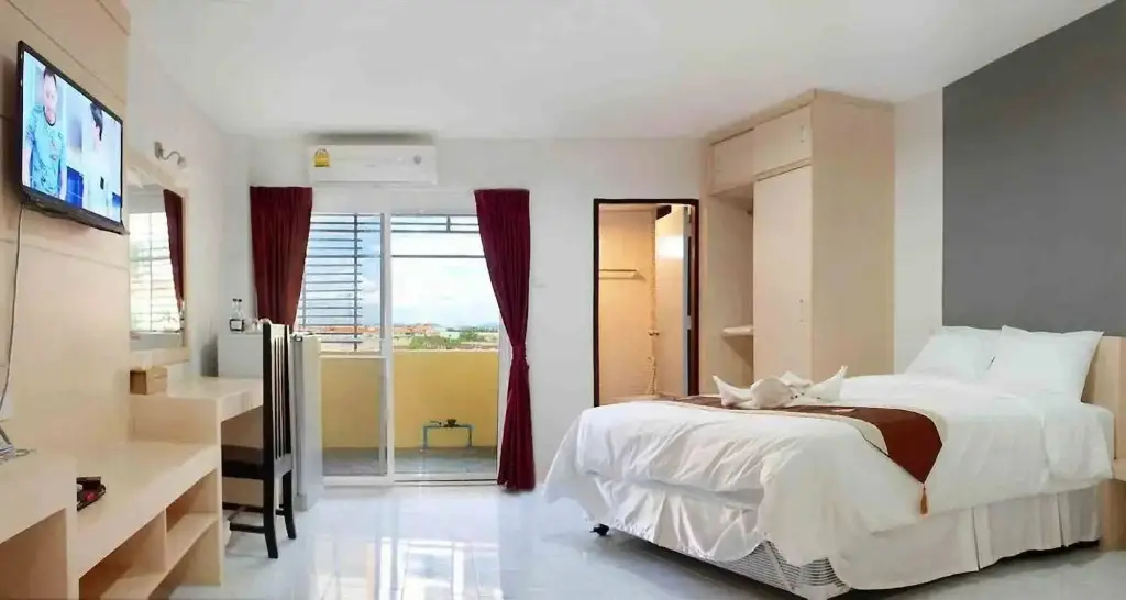 Баан-Хай: Grand ESIE Service Apartment