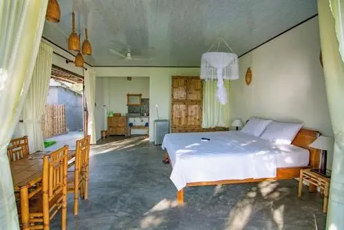 Хойан: Hidden Beach Bungalow Sea View