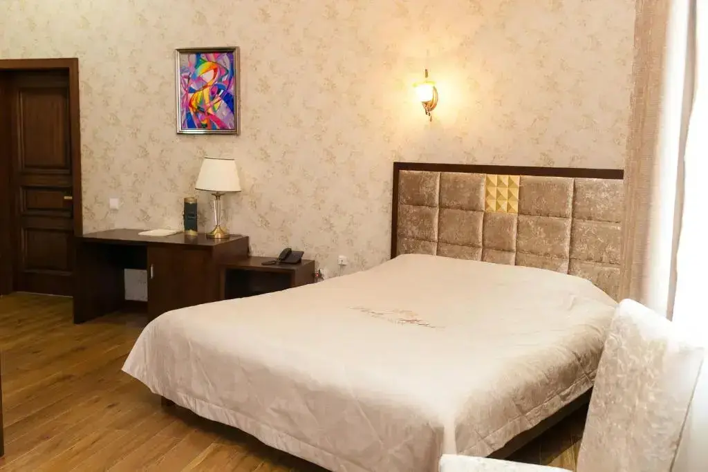 Караганда: Park Hotel (Парк-Отель)