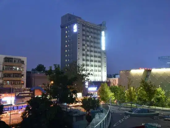 Цзинань: Yitel Jinan Baotu Spring