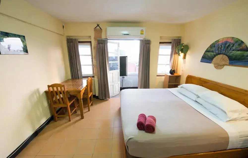 Чиангмай: Funky Monkey Guesthouse & Tours